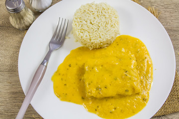 pavé de poisson et sauce