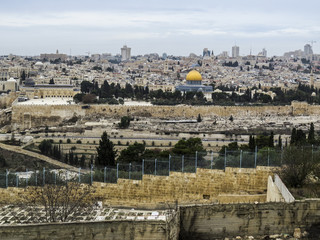 Fototapeta premium Jerusalem, Israel - view of The Old City of Jerusalem from the Mount of Olives