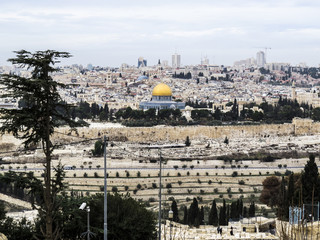 Obraz premium Jerusalem, Israel - view of The Old City of Jerusalem from the Mount of Olives