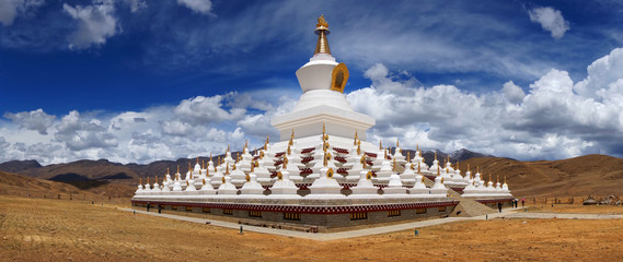 tibetan stupa in china	 - obrazy, fototapety, plakaty