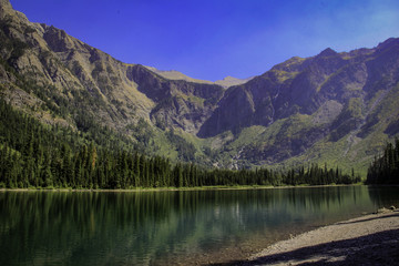 Fototapeta na wymiar Avalanche Lake, Glacier NP