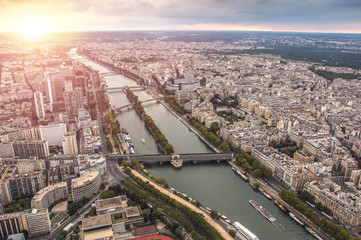 Obraz premium Sunset over Seine river in Paris