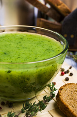 Green cream soup