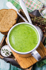 Green cream soup