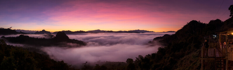 Obraz premium Mountain landscape and morning mist.