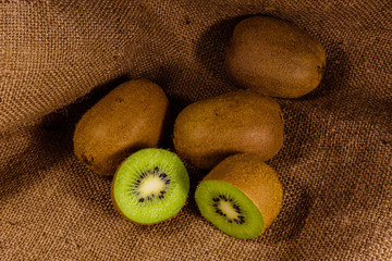 Fresh ripe kiwi fruits on sackcloth © ihorbondarenko