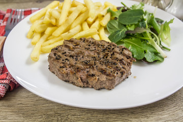 steak haché et frites