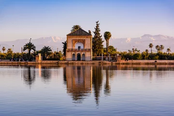 Foto op Plexiglas Saadian-paviljoen, Menara-tuinen en Atlas in Marrakech, Marokko, Afrika © marcin jucha
