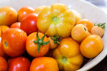 Fresh tomatoes in a bowl