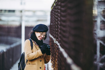 女性 旅行者