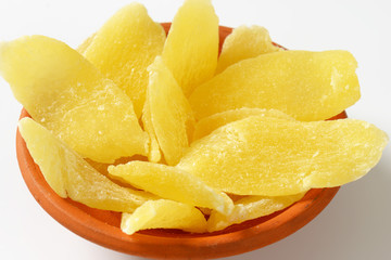 Dried pineapple slices