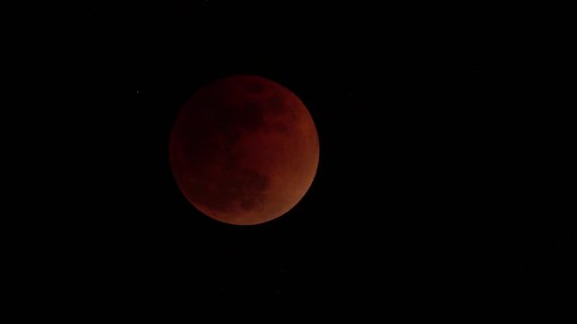 4K・赤銅色の皆既月食_03-1258