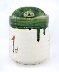 green topped mizusashi