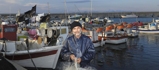 fisherman working in the fishing port