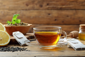te' o infusi  in tazza di vetro 