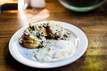 biscuits and gravy with eggs