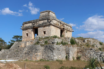 Fototapeta na wymiar Templo de las Siete Muñecas