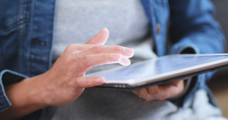 Using digital tablet computer