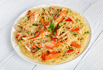 spaghetti with cracked Crab in Spicy Sauce