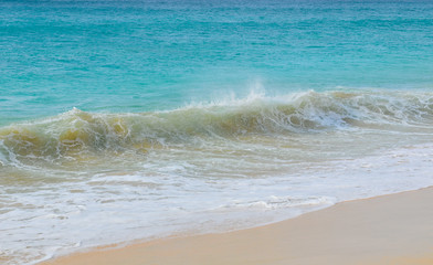 Exotic waves in Cape Verde