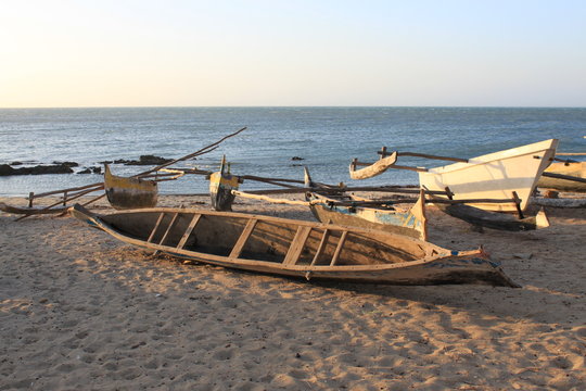 Einbaum Boot mit Ausleger