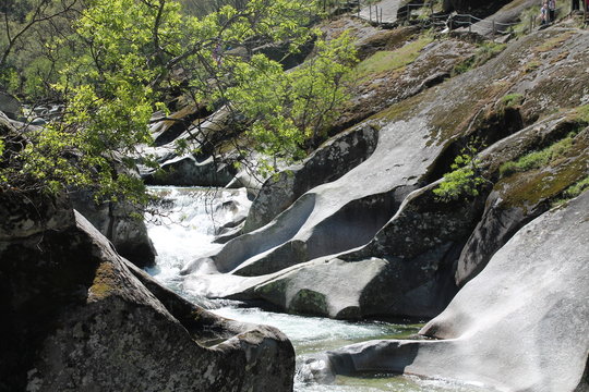 PILONES