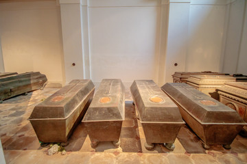 Die Kaisergruft, auch Kapuzinergruft genannt, ist eine Begräbnisstätte der Habsburger in Wien.