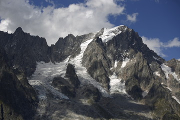 Fototapeta na wymiar Monte Bianco, Valle d'Aosta, Courmayeur
