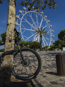 Noria en una feria del puerto de Barcelona