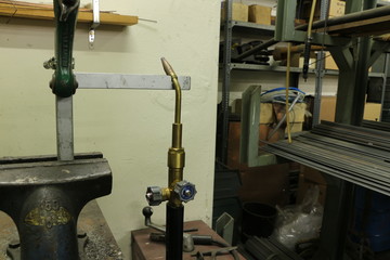 Schweißbrenner in einer Werkstatt