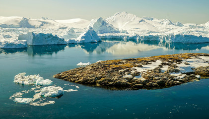 Icebergs in Iceland © Christopher