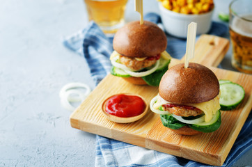 Turkey spinach cucumber cheese rye burgers