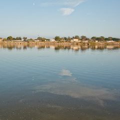 Fototapeta na wymiar lagoon in south france