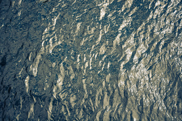 Wasseroberfläche auf einer Talsperre