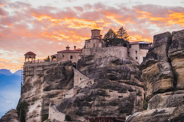 Obraz premium Sunset over Varlaam monastery in Meteora, Greece