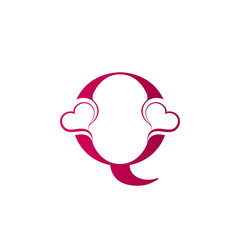 Q letter logo with heart icon, valentines day concept