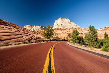 Fototapeta na wymiar Empty scenic highway in Utah