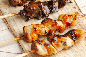 Yakitori, Grilled chicken and garlic with tare sauce - 190743997