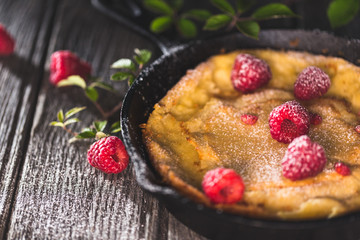 Dutch Baby Pancake, Crêpe ou Popover Allemand. © asab974