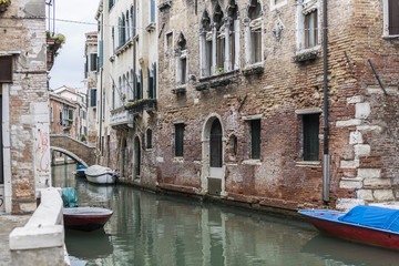 Fototapeta na wymiar Kanal in Venedig