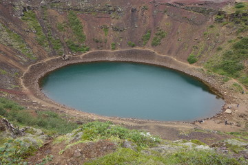 ケリズ火口湖(アイスランド共和国)