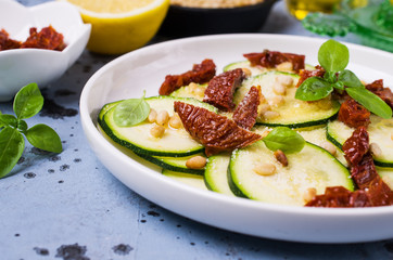 Slices raw zucchini