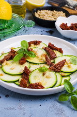 Slices raw zucchini