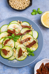 Slices raw zucchini