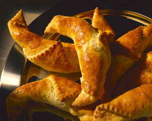 Nusshörnchen auf einemTablett.Close up