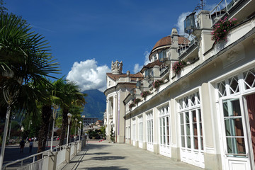 Kurhaus an der Passerpromenade in Meran