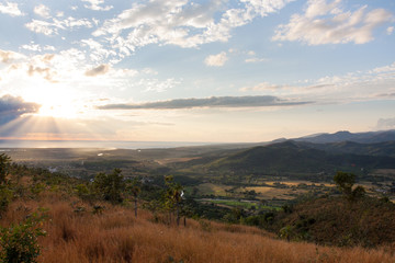 Landschaft in Kuba aufgenommen von einem Berg in Trinidad