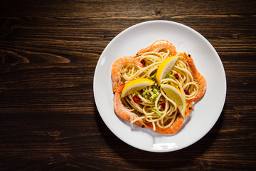 Shrimps with pasta and vegetables