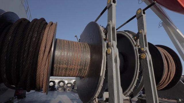 Steel wire on mooing winch in operations