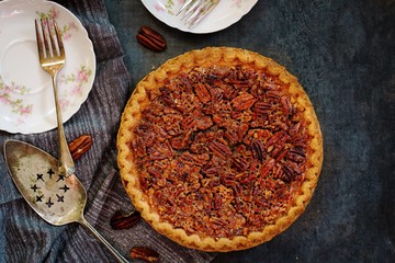 Overhead view og Pecan Pie / Pi day concept